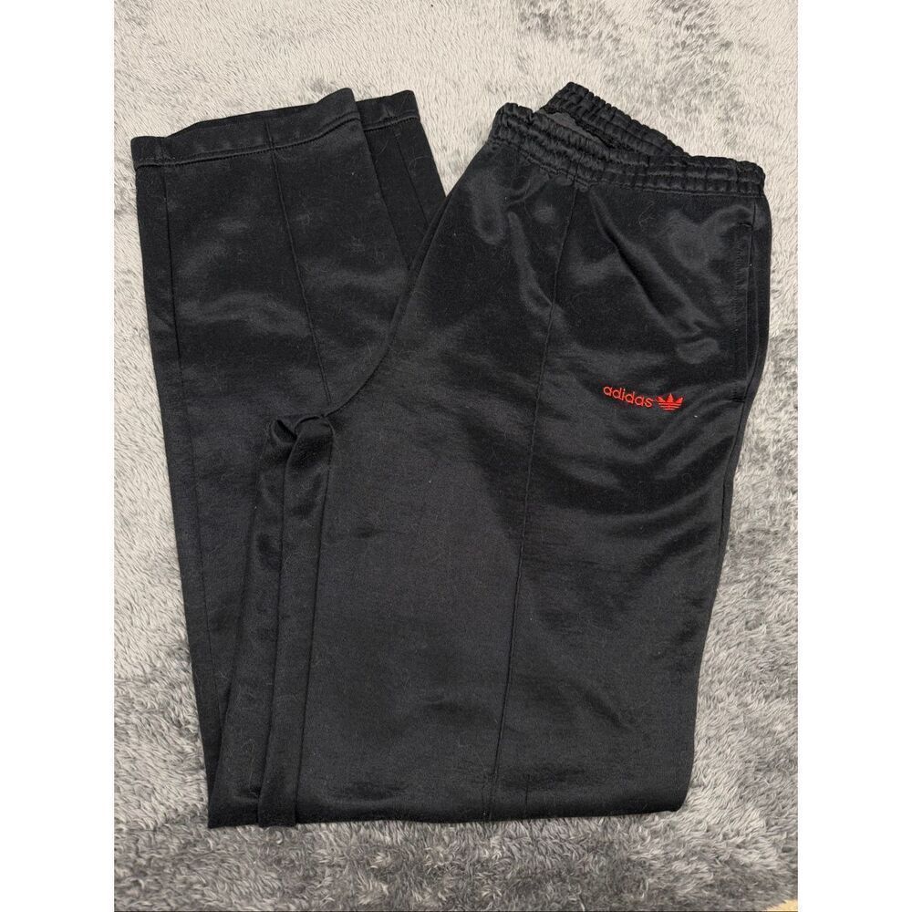 Adidas Vintage Black and Red Men’s Medium  Therma Fit Pants!